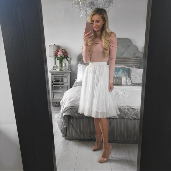 LAST ONE!!!! White Tulle Skirt With Elastic Band - Picture 5 of 8